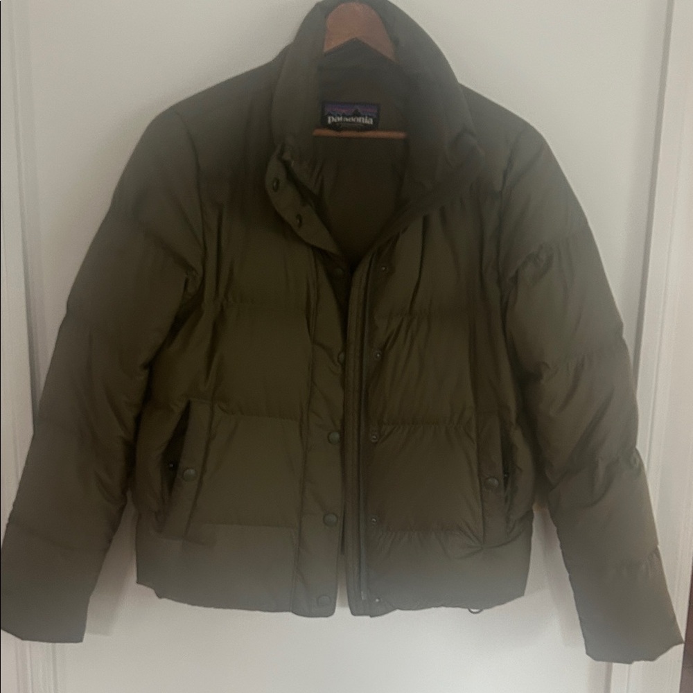 Patagonia Women's Forest Green Puffer Jacket